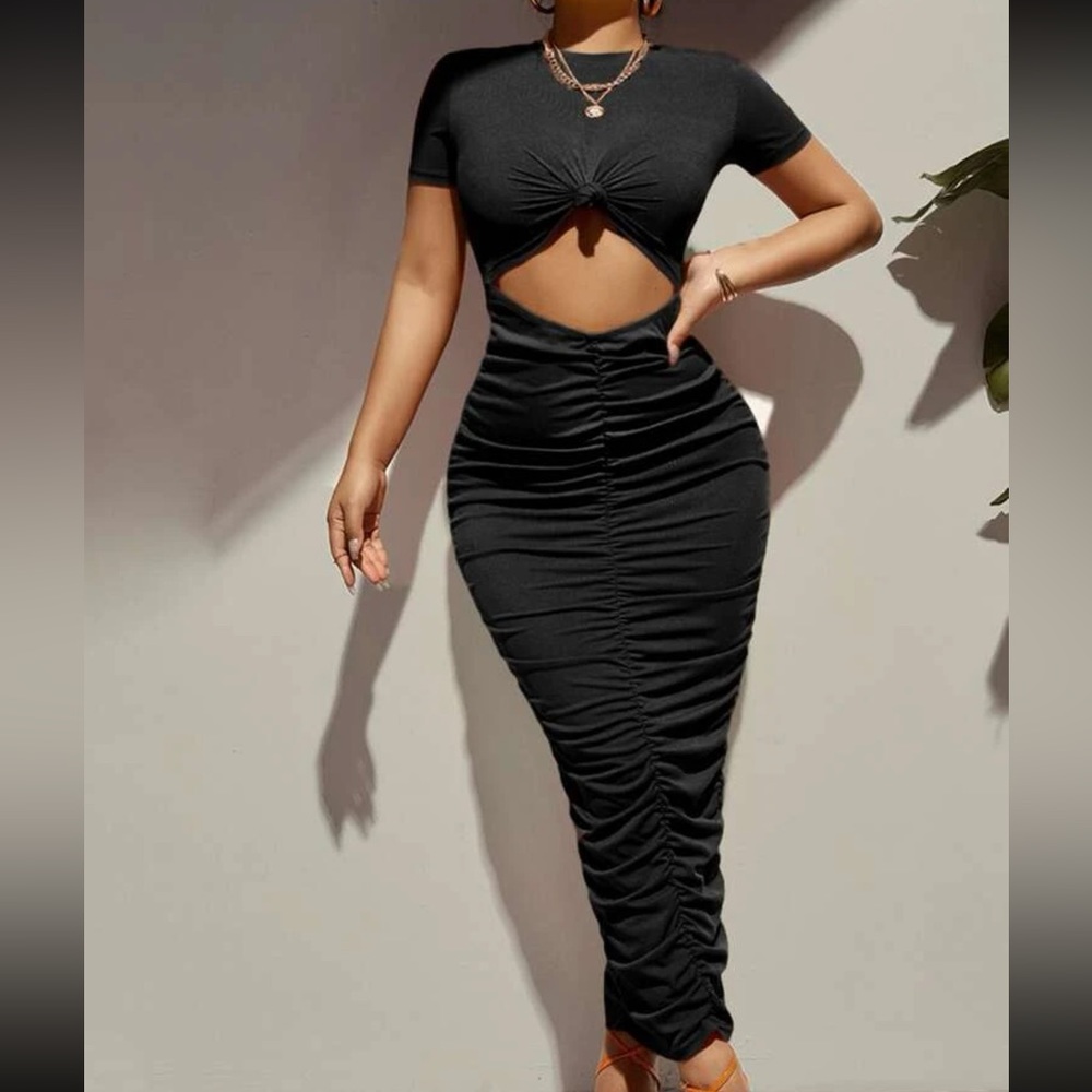 Black Short Sleeve Cut Out Ruched Maxi Dress